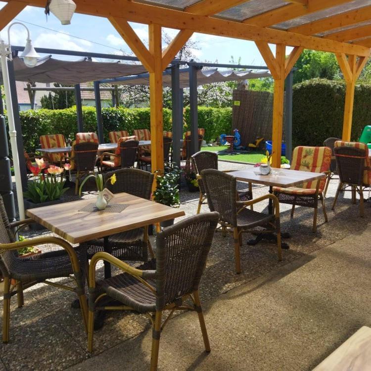 Hotel 4 Jahreszeiten Mit Restaurant Albstadt Bagian luar foto