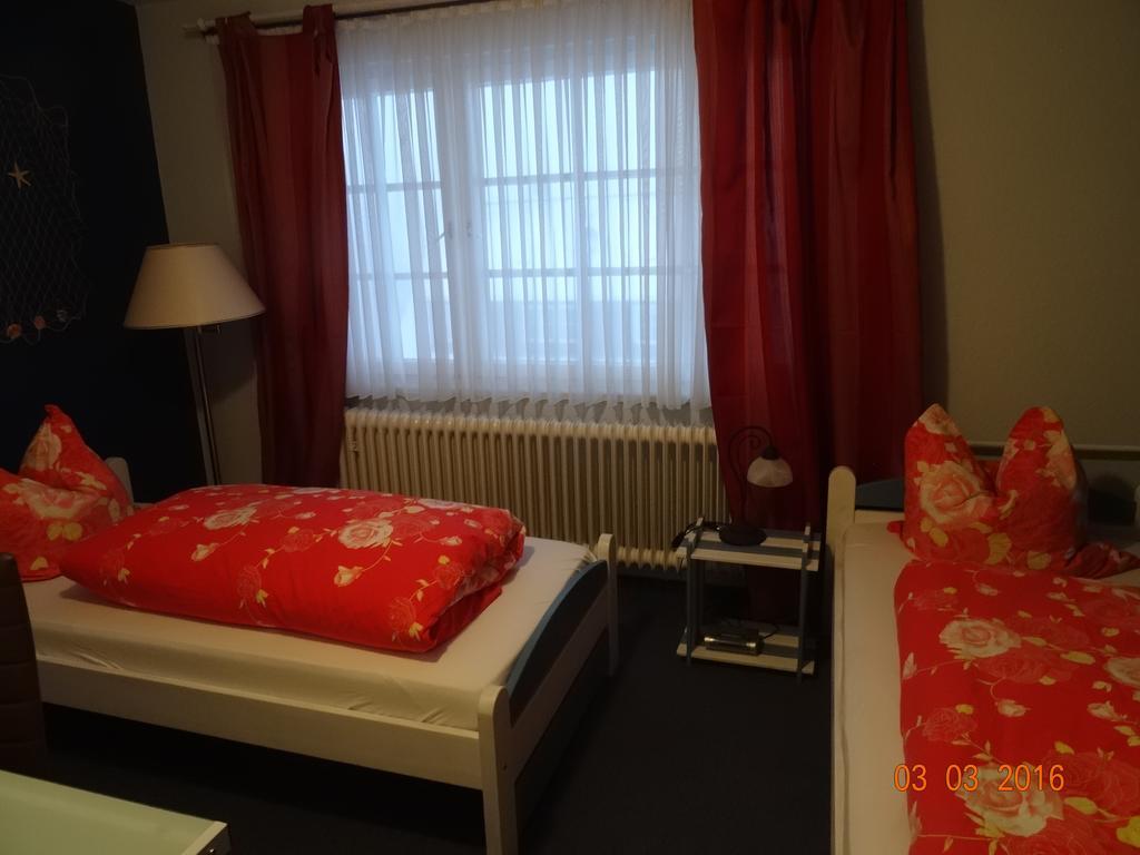 Hotel 4 Jahreszeiten Mit Restaurant Albstadt Bagian luar foto