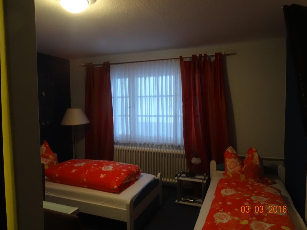 Hotel 4 Jahreszeiten Mit Restaurant Albstadt Bagian luar foto