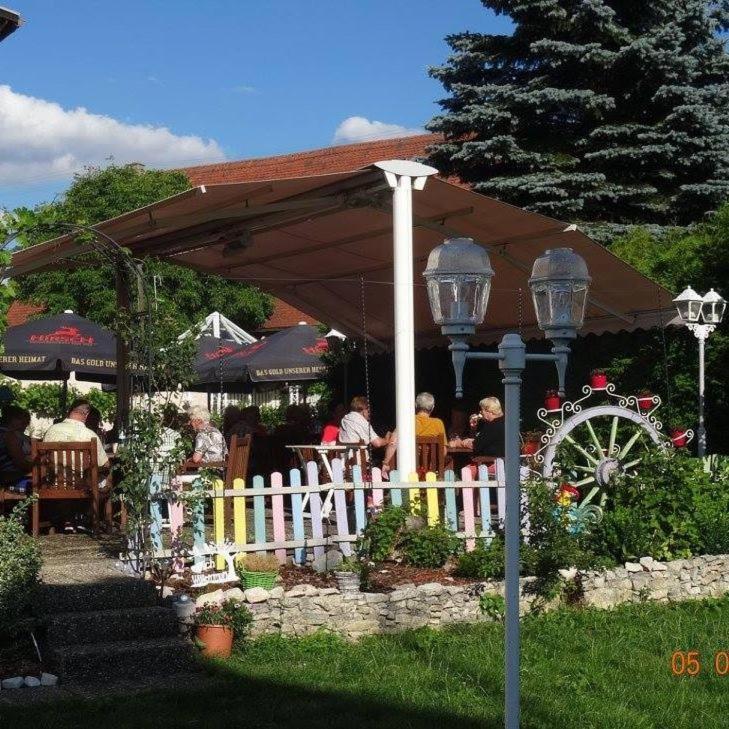Hotel 4 Jahreszeiten Mit Restaurant Albstadt Bagian luar foto