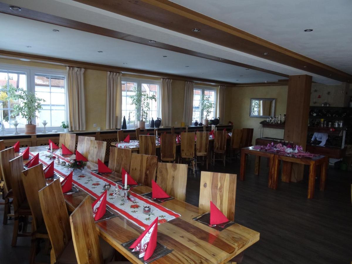 Hotel 4 Jahreszeiten Mit Restaurant Albstadt Bagian luar foto